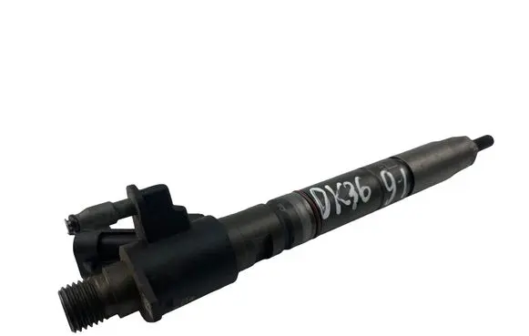 Volvo XC70 Fuel injector 31272690