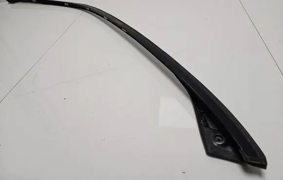 BMW X5 E70 Door glass trim 51337207834
