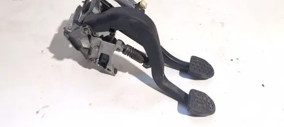 BMW 1 F20 F21 Brake pedal 678711