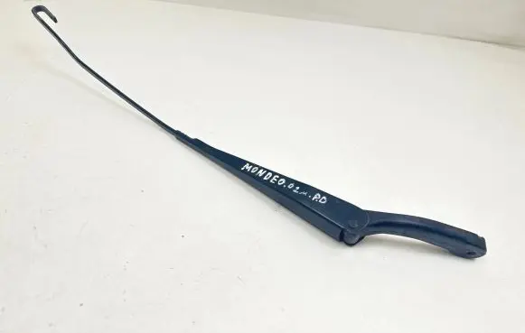 Ford Mondeo Mk III Front wiper blade arm 1S7117526CC