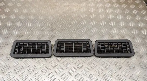 Lexus RX 450H Quarter panel pressure vent 6365548050