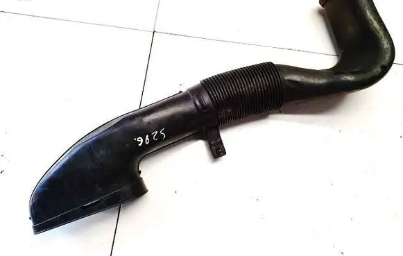 Mercedes-Benz E W212 Air intake hose/pipe a6510903437
