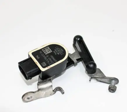 Headlight/headlamp level sensor