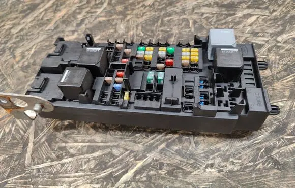 Land Rover Discovery 5 Fuse module HPLA14A073BC