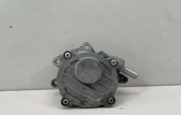 Mercedes-Benz CLS C218 X218 Vacuum pump A6422300765