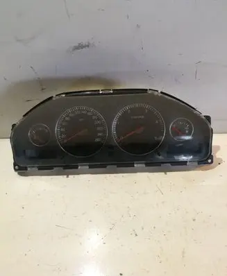 Volvo V70 Speedometer (instrument cluster) 30682277 8602885 1474538