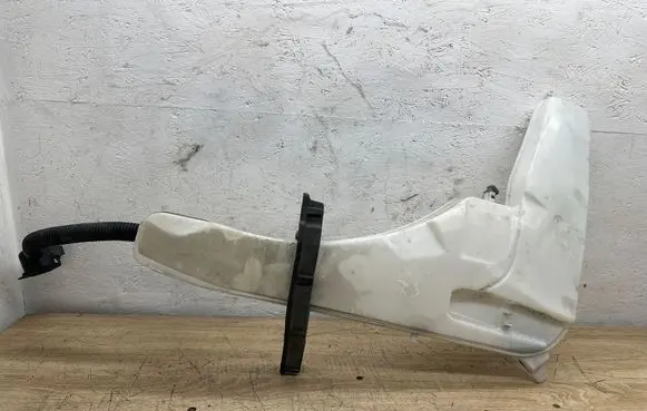 BMW X3 F25 Windshield washer fluid reservoir/tank 7341926 132643410 7359184