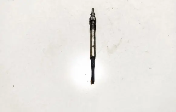 Volkswagen PASSAT B5 Glow plug 0100226338