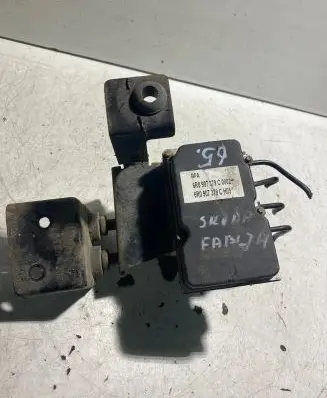 Skoda Fabia Mk2 (5J) ABS Pump 6R0907379C