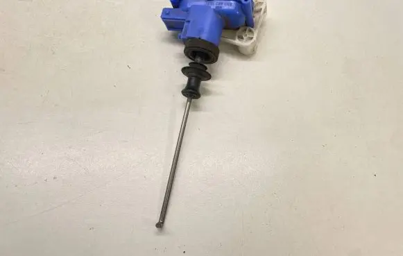 Audi 100 200 5000 C3 Central locking vacuum pump 893862153C