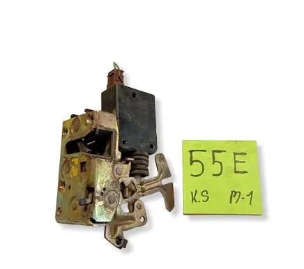 Opel Astra G Front door lock 90457141