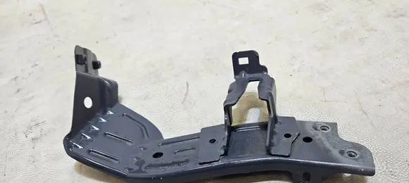 Seat Leon IV Fender mounting bracket 5FA821168