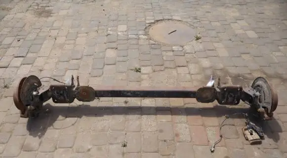 Nissan NV400 Rear beam 