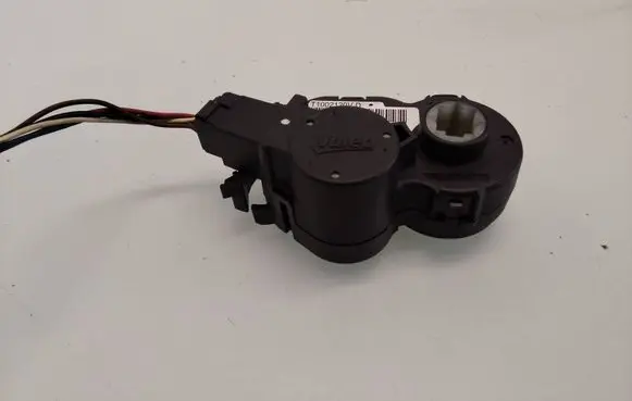 Peugeot 308 Air flap motor/actuator T1002120V 01D1ZZ3C
