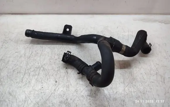 Audi Q5 SQ5 Engine coolant pipe/hose 03L121065