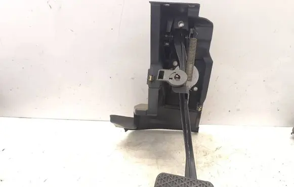 Mercedes-Benz CLK A209 C209 Brake pedal A2032900401 2032900719