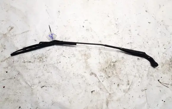 Front wiper blade arm