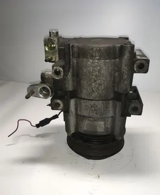 KIA Sorento Air conditioning (A/C) compressor (pump) 977013E350