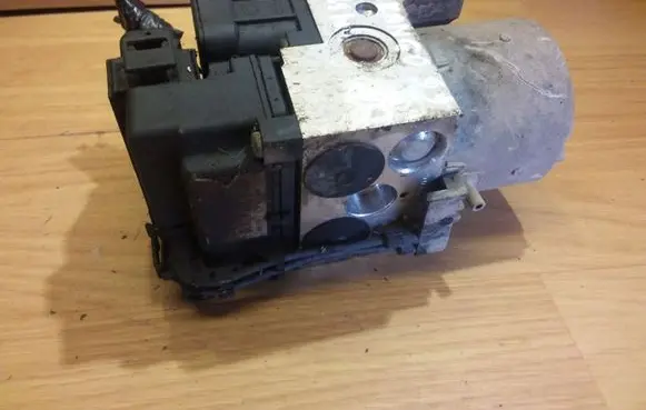 Renault Kangoo I ABS Pump 7700844250