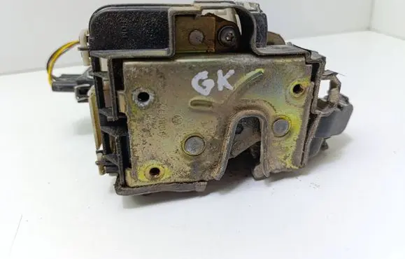 Volkswagen Golf III Rear door lock 1H4839015A