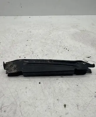 Mercedes-Benz B W245 Front bumper mounting bracket A1698850314