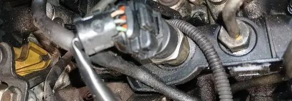 Renault Scenic II - Grand scenic II Fuel pressure sensor 0281002720