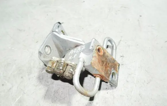 Audi A4 S4 B7 8E 8H Front door lower hinge 8E0831411B