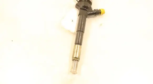 Opel Astra J Fuel injector 55567729