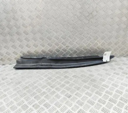 Maserati Ghibli Fender end trim 670009240
