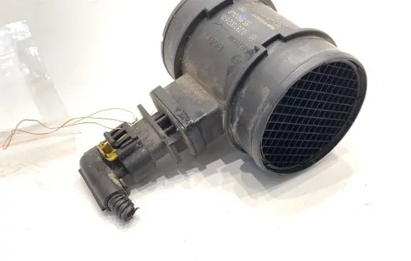 Suzuki SX4 Mass air flow meter 0281002618