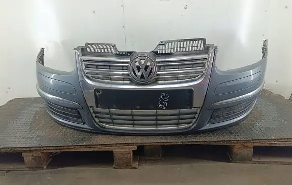 Volkswagen Jetta V Front bumper 