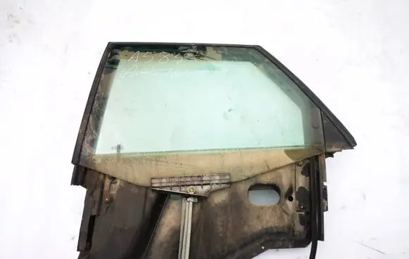 Audi 80 90 B3 Rear door window/glass frame 