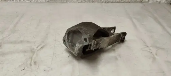 Volvo XC90 Engine mount bracket 31339953