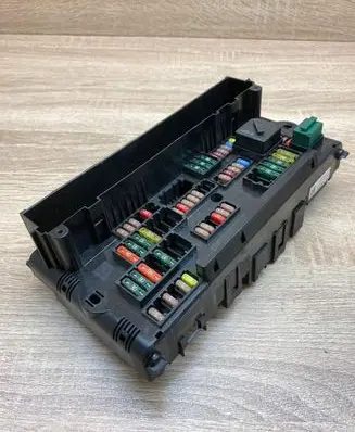 BMW X3 F25 Fuse module 9210863 921086302