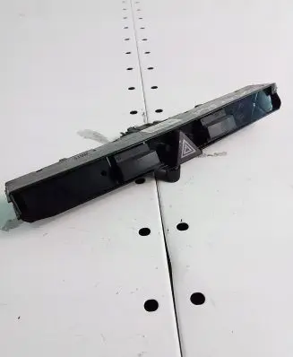 Opel Astra H Hazard light switch 131100105