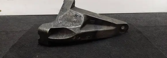 Volkswagen Transporter - Caravelle T5 Engine mounting bracket 7H0199370P