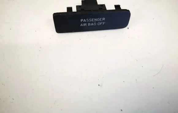 Passenger airbag on/off switch