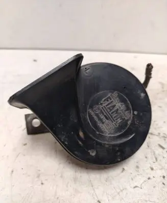 Volkswagen PASSAT B6 Horn signal E335717 CH2035 73345