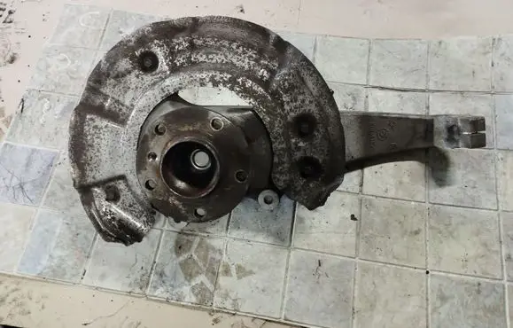 BMW 7 F01 F02 F03 F04 Front wheel hub