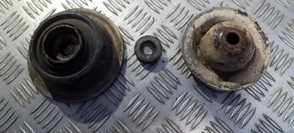 Volkswagen PASSAT B3 Coil spring mount 