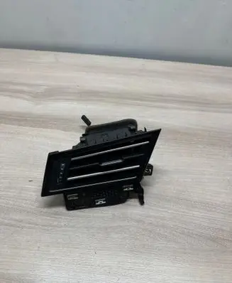Volkswagen PASSAT B8 Dashboard side air vent grill/cover trim 3G1819701