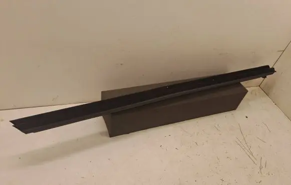 BMW X7 G07 Front door trim bar 7428675