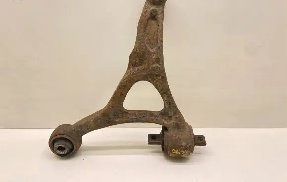 Volvo XC90 Front lower control arm/wishbone