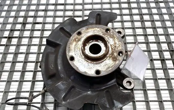 Suzuki SX4 S-Cross Front wheel hub spindle knuckle
