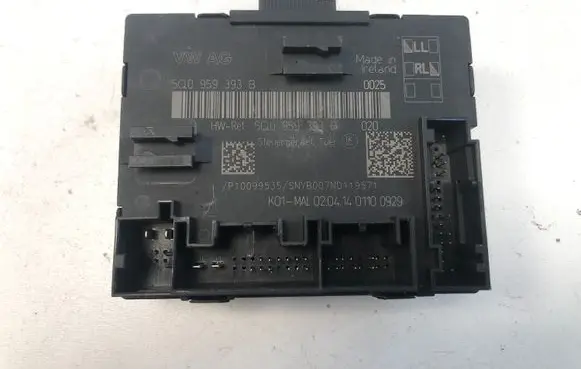 Volkswagen Golf VII Other control units/modules 5Q0959393B