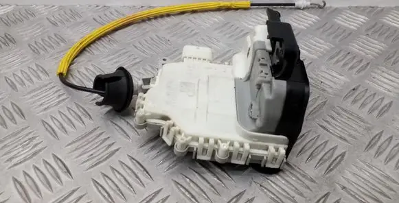 Audi A6 S6 C6 4F Rear door lock 4F0839016J