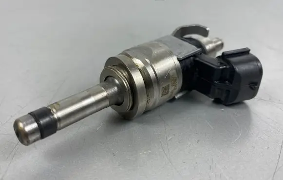 Nissan X-Trail T33 Fuel injector 166006CA0B 10E2818839