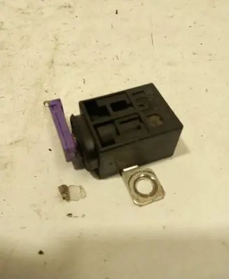Volkswagen Touareg I Battery relay fuse 4F0915519