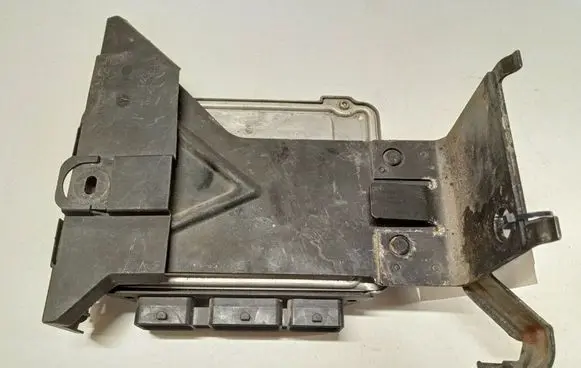 Renault Megane II Engine control unit/module 0281011390 8200310863 8200349846