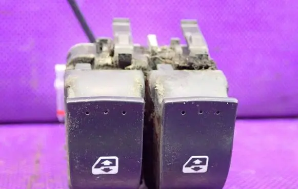 Renault Megane II Quarter vent window switch 